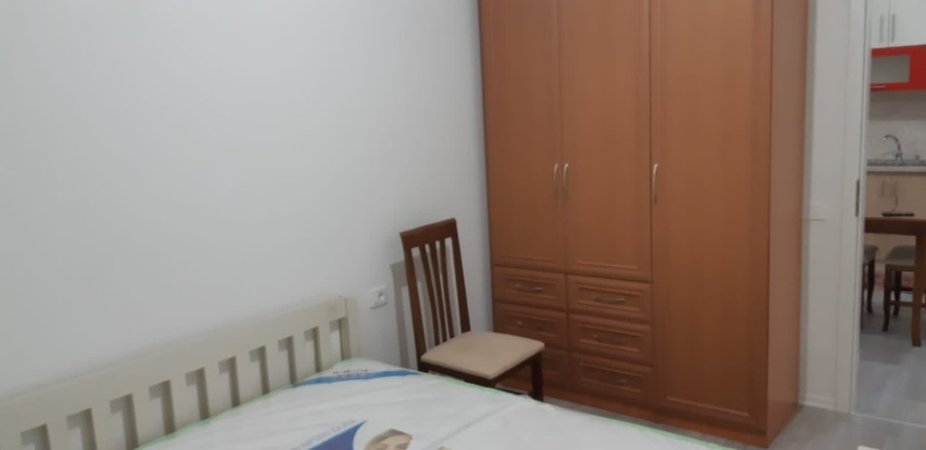 Tirane, jepet me qera apartament 2+1 Kati 3, 85 m² 450 € (Ali Dem, Kompleksi Mangalem)