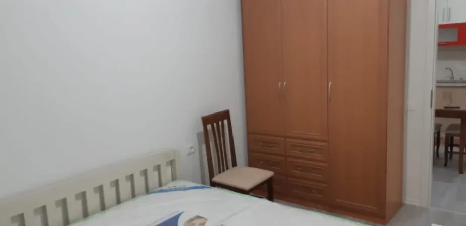 Tirane, jepet me qera apartament 2+1 Kati 3, 85 m² 450 € (Ali Dem, Kompleksi Mangalem)