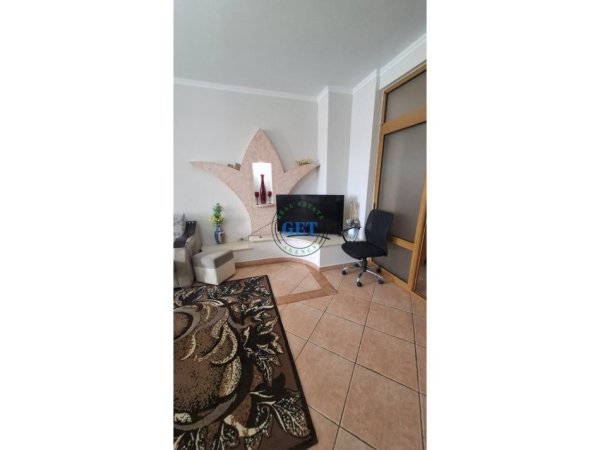Durres, jepet me qera apartament 2+1+Ballkon Kati 1, 100 m² 600 € (Vollga)