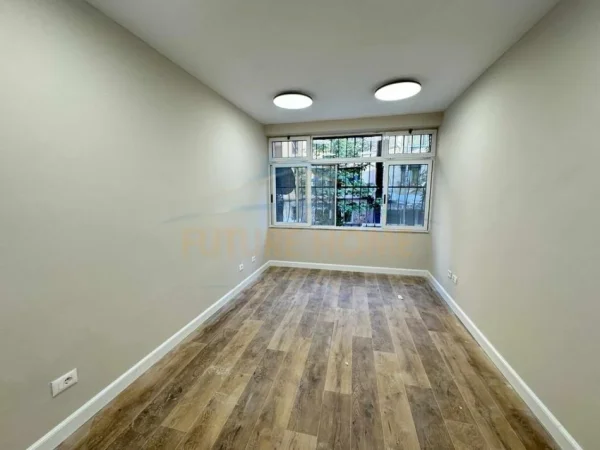 Tirane, shitet apartament 3+1+Ballkon Kati 2, 109 m² 268.000 € 