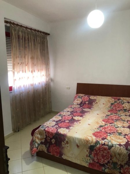 Tirane, jap me qera apartament 1+1 Kati 6, 67 m² 300 € (Casa italia)