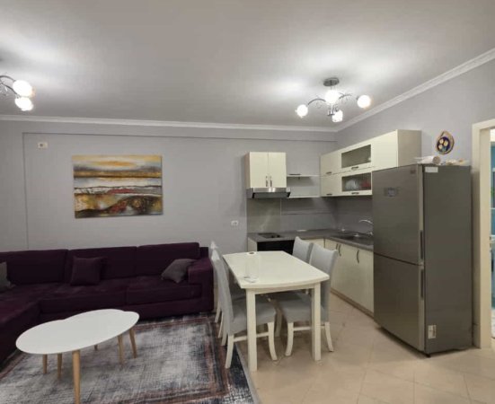 Tirane, jepet me qera apartament 2+1+Ballkon Kati 8, 95 m² 699.523.604 € (3 deshmoret)