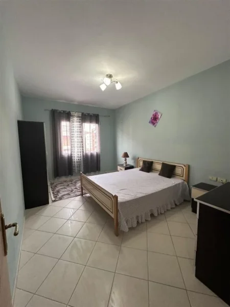 Tirane, jepet me qera apartament 2+1+Ballkon Kati 3, 106 m² 500 € (ASTIR)