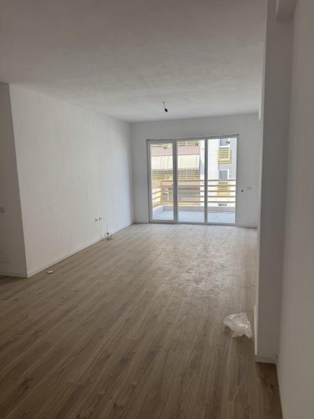 Tirane, shitet apartament 1+1+Ballkon Kati 5, 76 m² 123.000 € (LAPRAKE)
