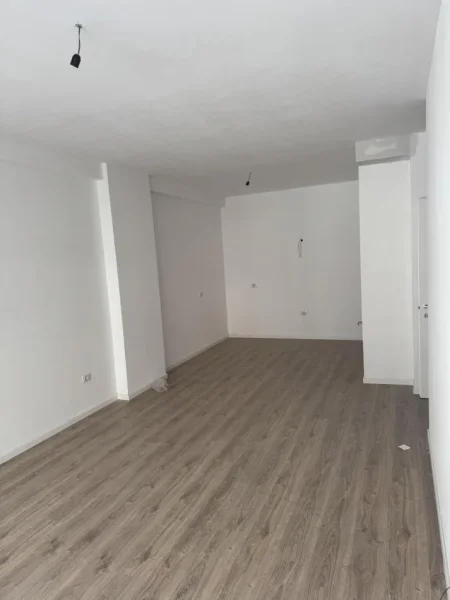 Tirane, shitet apartament 1+1+Ballkon Kati 5, 76 m² 123.000 € (LAPRAKE)