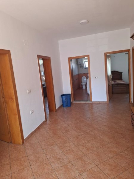 jepet me qera Kati 3, 450 €