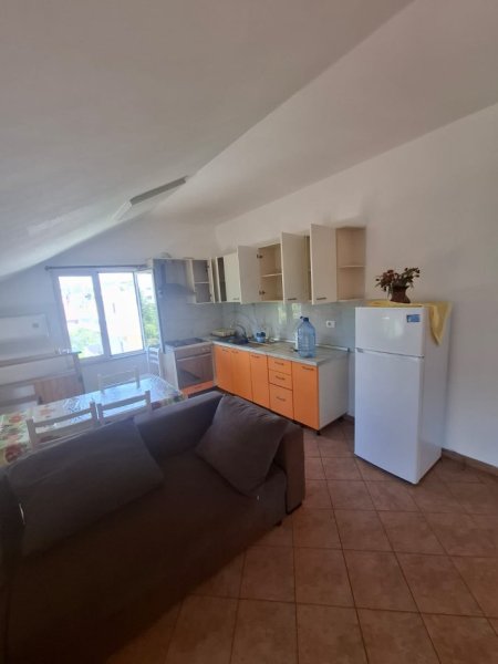 jepet me qera Kati 3, 450 €