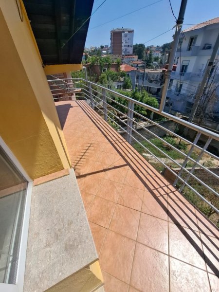 jepet me qera Kati 3, 450 €