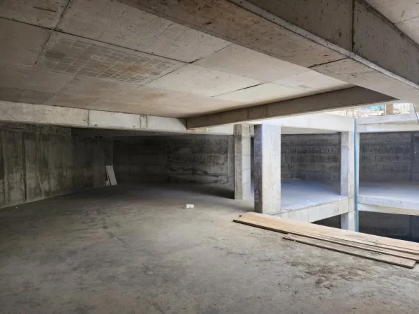 Tirane, shitet garazh | post parkimi Kati -2, 38 m² 