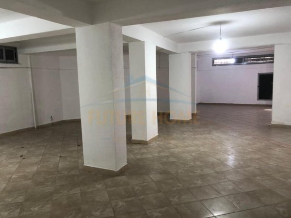 Tirane, shitet ambjent biznesi Kati -1, 130 m² 195.000 € 