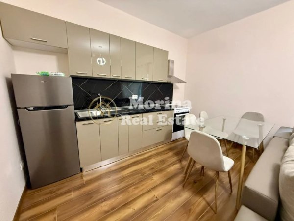 Tirane, jepet me qera apartament 1+1 Kati 4, 70 m² 650 € (Qender)