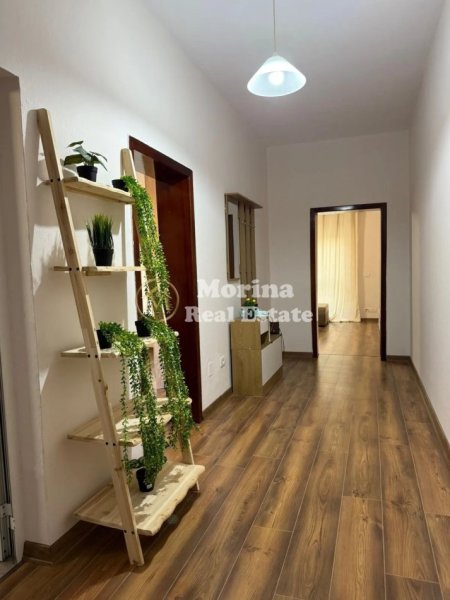 Tirane, jepet me qera apartament 1+1 Kati 4, 70 m² 650 € (Qender)