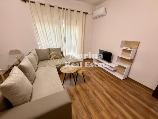 Tirane, jepet me qera apartament 1+1 Kati 4, 70 m² 650 € (Qender)
