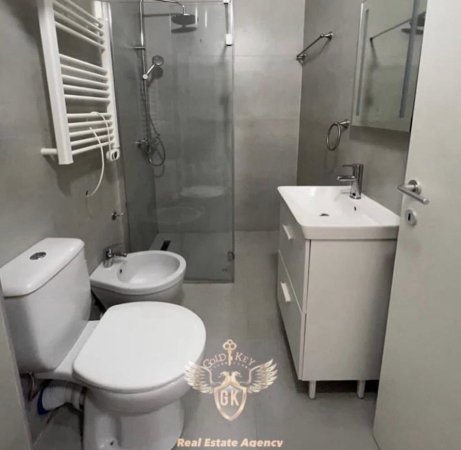 Durres, jepet me qera apartament 2+1+Ballkon Kati 1, 111 m² 500 € (HOTEL VIVAS)