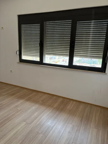 Tirane, jepet me qera garsonier 1+1 Kati 7, 40 m² 300 € (Casa italia)