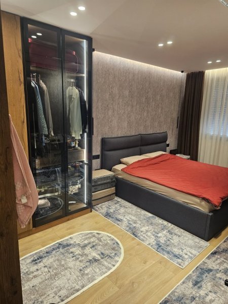 Tirane, jap me qera apartament 2+1+Ballkon Kati 5, 100 m² 700 € (Rruga &#039;Mikel Maruli&#039;)