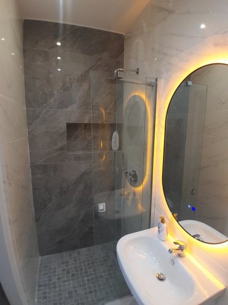 Tirane, jepet me qera apartament 1+1 Kati 8, 1 m² 30 € (Bulevardi bajram curri)