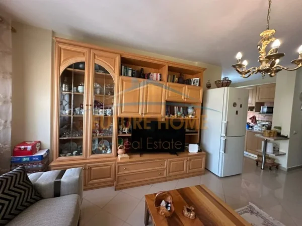 Tirane, shitet apartament 1+1 Kati 7, 77 m² 215.000 € (Ambasada Amerikane)