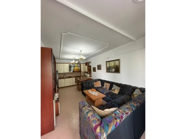 Tirane, shitet apartament 1+1 Kati 5, 75 m² 155.000 € (Komuna e Parisit)