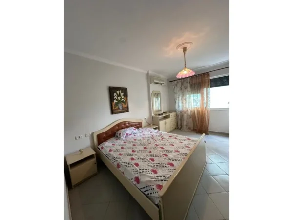 Tirane, shitet apartament 1+1 Kati 5, 75 m² 155.000 € (Komuna e Parisit)
