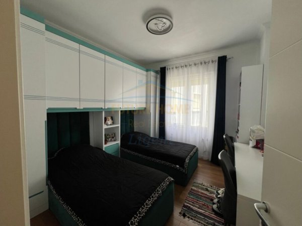 Tirane, shitet apartament 2+1 Kati 1, 123 m² 235.000 € (Kopshti Botanik)