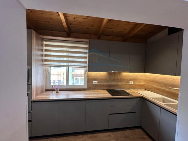 Tirane, jepet me qera apartament 2+1 Kati 3, 80 m² 700 € (Rr. Gjon Muzaku)