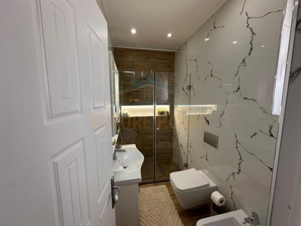 Tirane, jepet me qera apartament 2+1 Kati 3, 80 m² 700 € (Rr. Gjon Muzaku)