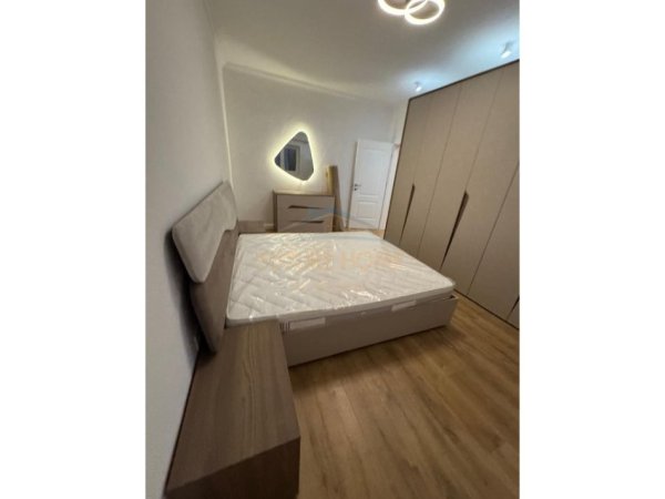 Tirane, jepet me qera apartament 2+1 Kati 3, 85 m² 500 € (Rruga Elbasanit (prane Kompleksit Grand))