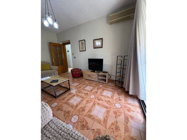 Tirane, jepet me qera apartament 2+1 Kati 5, 68 m² 600 € (Bulevardi Zhan Dark)