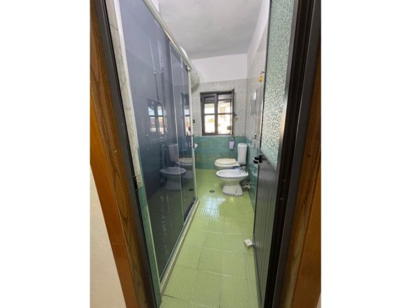 Tirane, jepet me qera apartament 2+1 Kati 5, 68 m² 600 € (Bulevardi Zhan Dark)