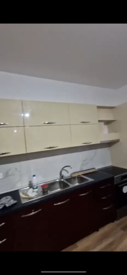 Tirane, jepet me qera apartament 1+1 Kati 3, 73 m² 300 € 