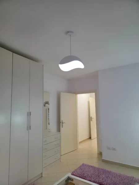 Tirane, jepet me qera apartament 2+1+Ballkon Kati 6, 93 m² 500 € 