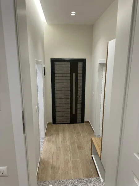 Tirane, jepet me qera apartament 2+1+Ballkon Kati 8, 80 m² 600 € 