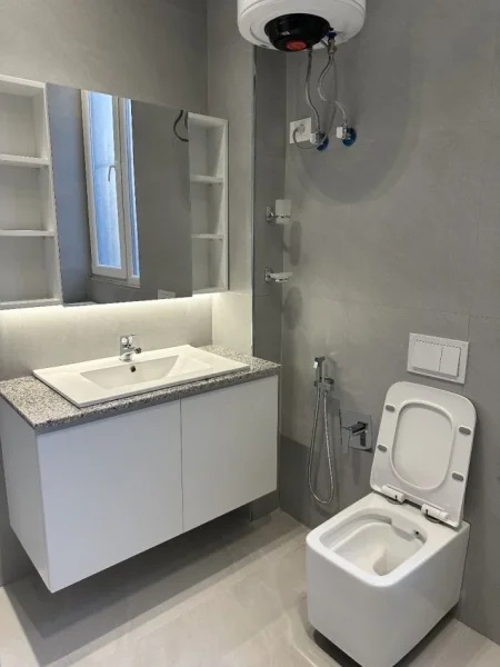 Tirane, jepet me qera apartament 2+1+Ballkon Kati 8, 80 m² 600 € 