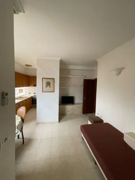 Tirane, jepet me qera apartament 2+1+Ballkon Kati 8, 80 m² 650 € 