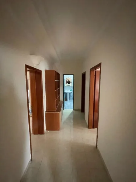 Tirane, jepet me qera apartament 2+1+Ballkon Kati 8, 80 m² 650 € 