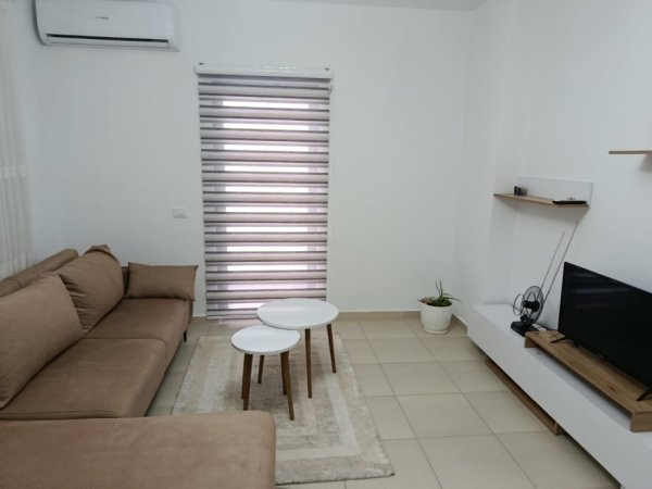 Tirane, jap me qera apartament 1+1 Kati 5, 65 m² 480 € (Rruga Gjon Buzuku). Pallat i ri