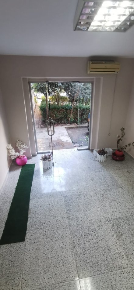 Shqiperi, jepet me qera zyre Kati 1, 45 m² 350 € (Perball Inxhinjerise se ndertimit , rruga qe te con Mozaiku i Tr)