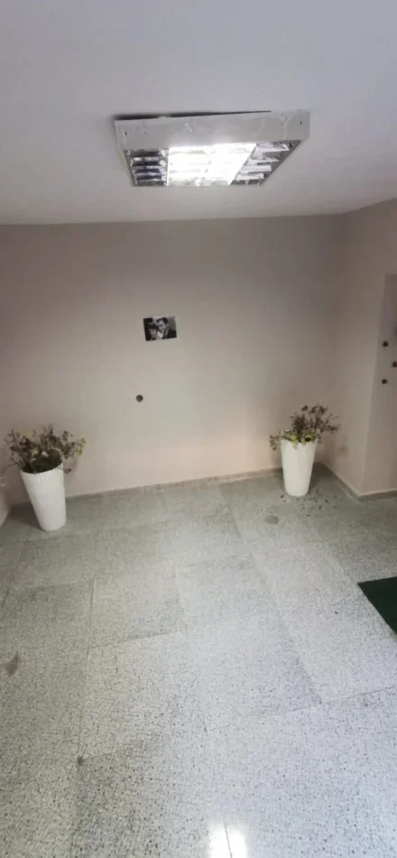 Shqiperi, jepet me qera zyre Kati 1, 45 m² 350 € (Perball Inxhinjerise se ndertimit , rruga qe te con Mozaiku i Tr)