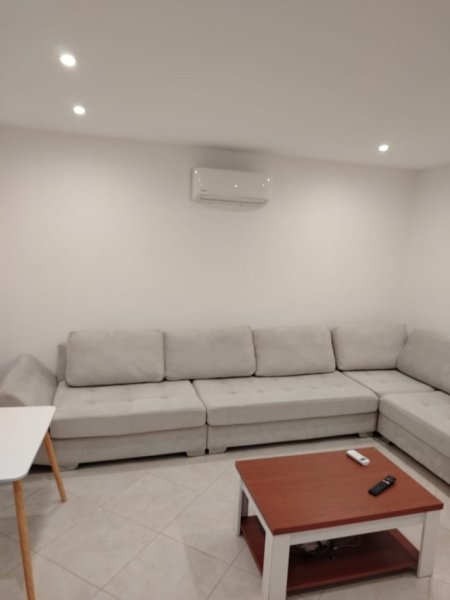 Tirane, jepet me qera shtepi 1+1+Aneks Kati 1, 80 m² 500 €