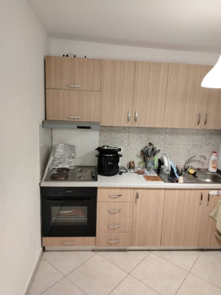 Tirane, jepet me qera shtepi 1+1+Aneks Kati 1, 80 m² 500 €