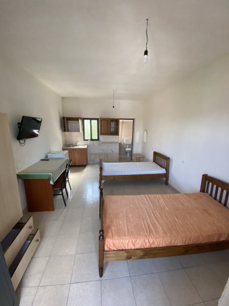 🏡 Jepet Garsioniere me Qera mbi Kompleksin Grand, Tiranë
