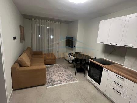 Tirane, jepet me qera apartament 2+1 Kati 1, 90 m² 450 €