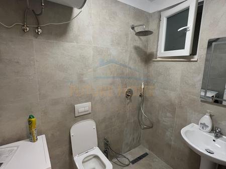 Tirane, jepet me qera apartament 2+1 Kati 1, 90 m² 450 €