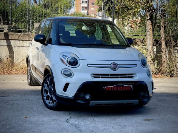 Tirane, shes makine FIAT 500 L Benzin, e bardhë automatik Klima 136.000 km 7.200 €
