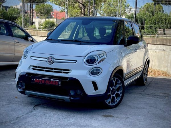 Tirane, shes makine FIAT 500 L Benzin, e bardhë automatik Klima 136.000 km 7.200 €