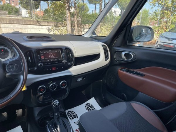 Tirane, shes makine FIAT 500 L Benzin, e bardhë automatik Klima 136.000 km 7.200 €