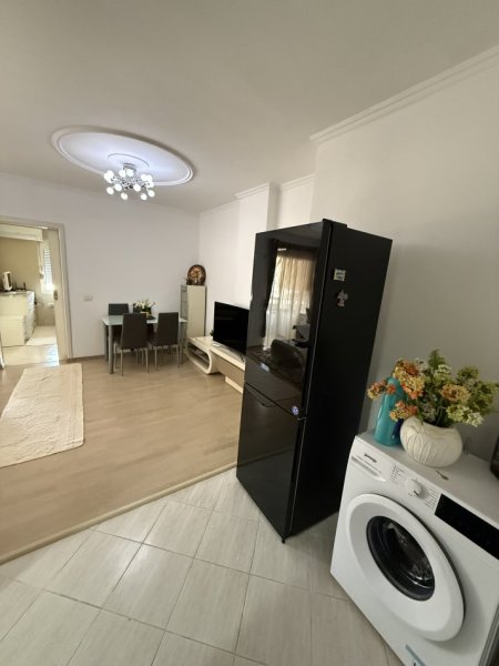 Tirane, jepet me qera apartament 1+1 Kati 5, 60 m² 500 € (Rruga kavajes)