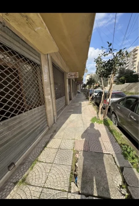 Fier, shitet ambjent biznesi Kati 1, 48 m² 55.000 € (ahmet boshnjaku fier)