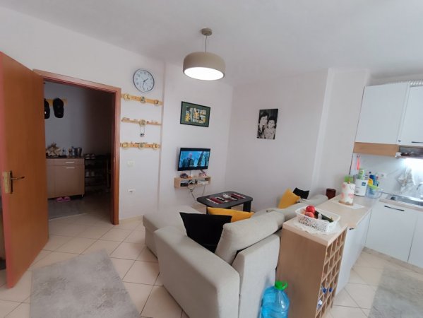 Tirane, shitet apartament 2+1+Ballkon Kati 2, 97 m² 130.000 € (Rruga Mahmut Allushi)